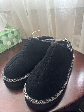BearPaw Black Slip-On Indoor/Outdoor Soles Tabitha